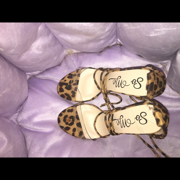 Heels - Picture 2 of 3